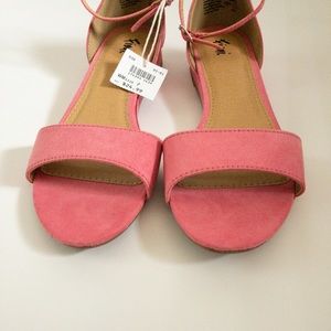 *Brand New With Tags Fioni Flats*